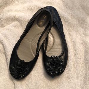 Soft real leather flats with silver dotted roses